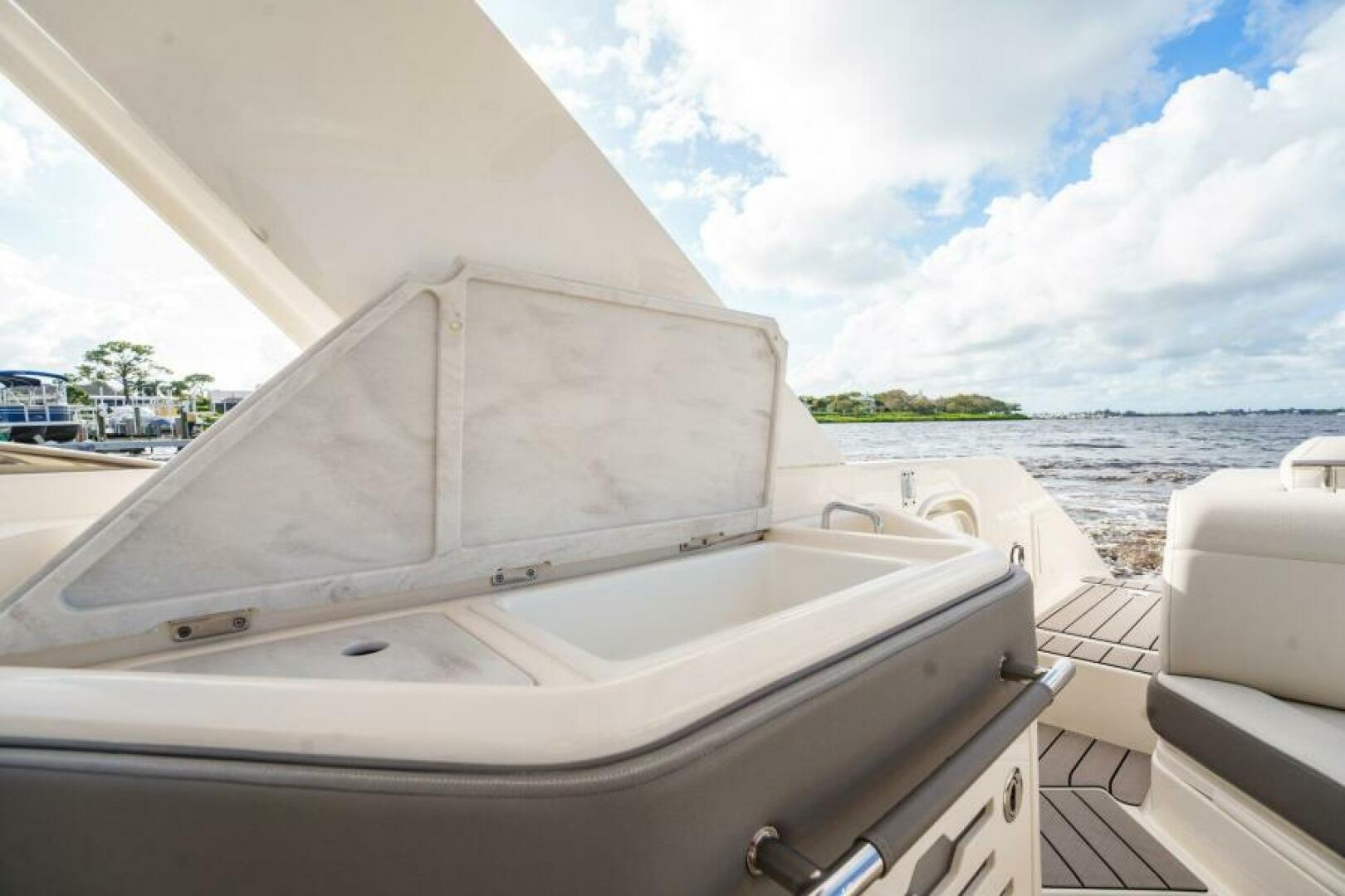 Slide: The Image of Sea Ray SLX 310 OB 2022 - 5257270