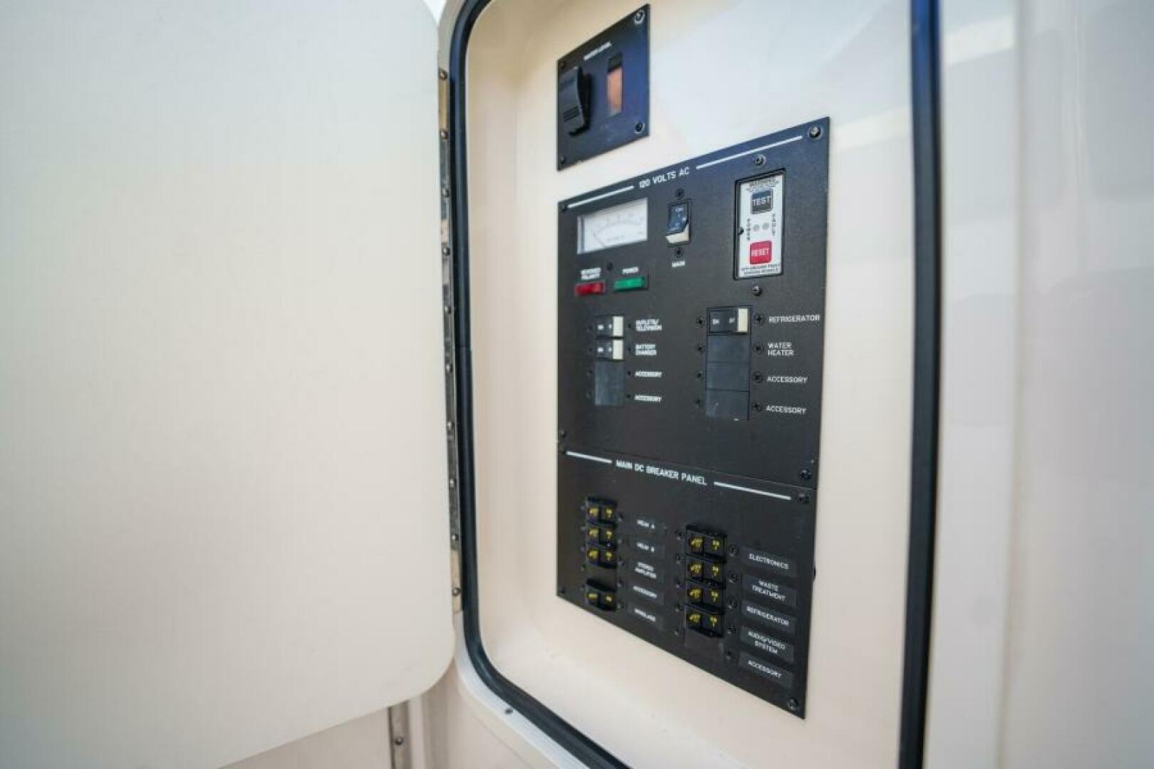 Slide: The Image of Sea Ray SLX 310 OB 2022 - 5257280