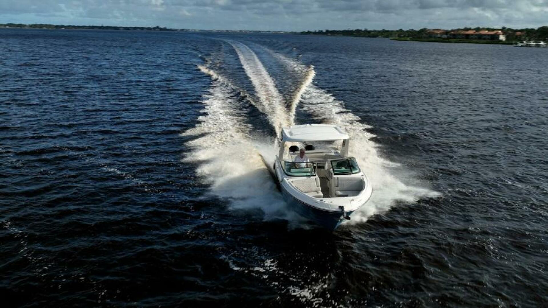 Slide: The Image of Sea Ray SLX 310 OB 2022 - 5257298