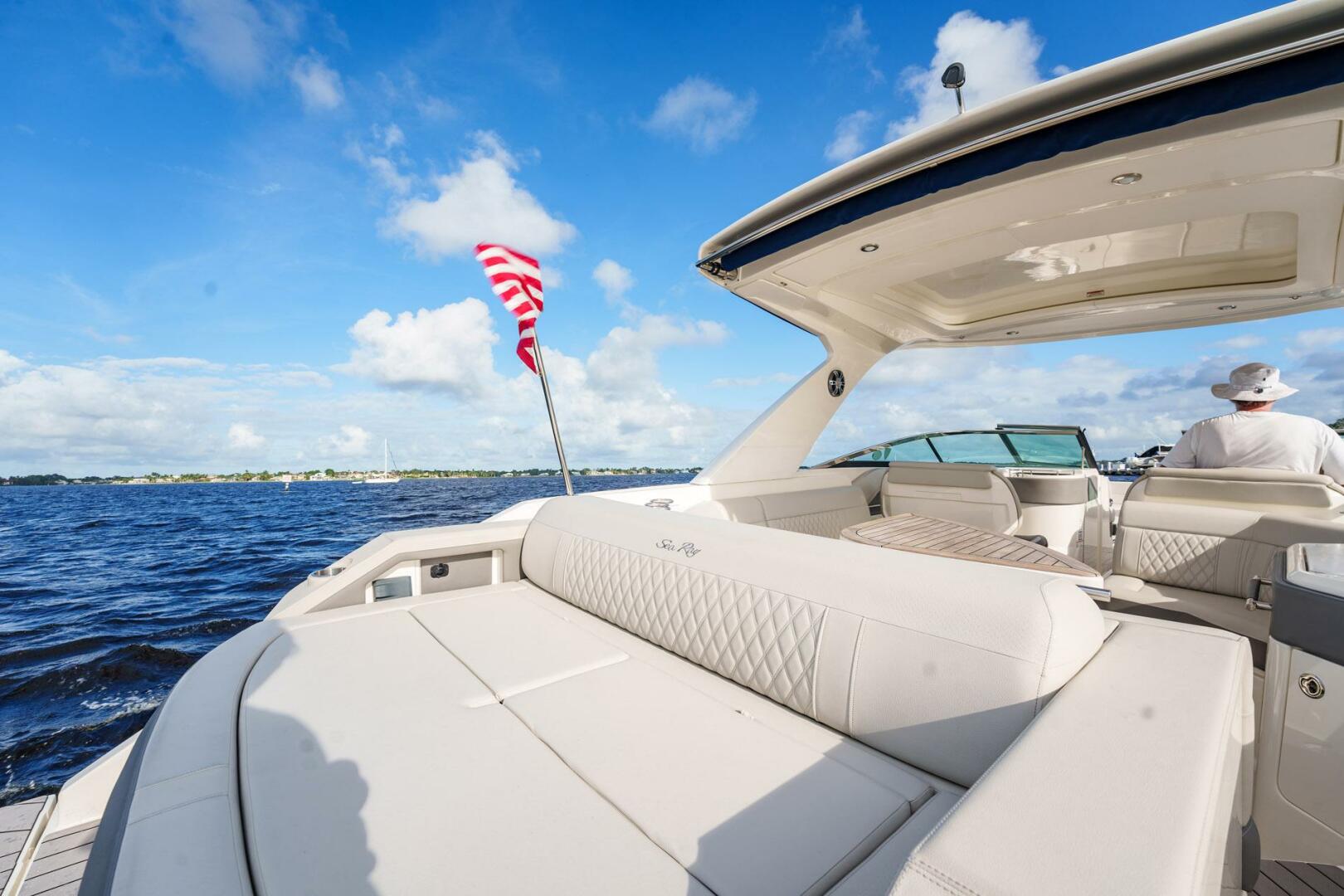 Slide: The Image of Sea Ray SLX 310 OB 2022 - 5257311