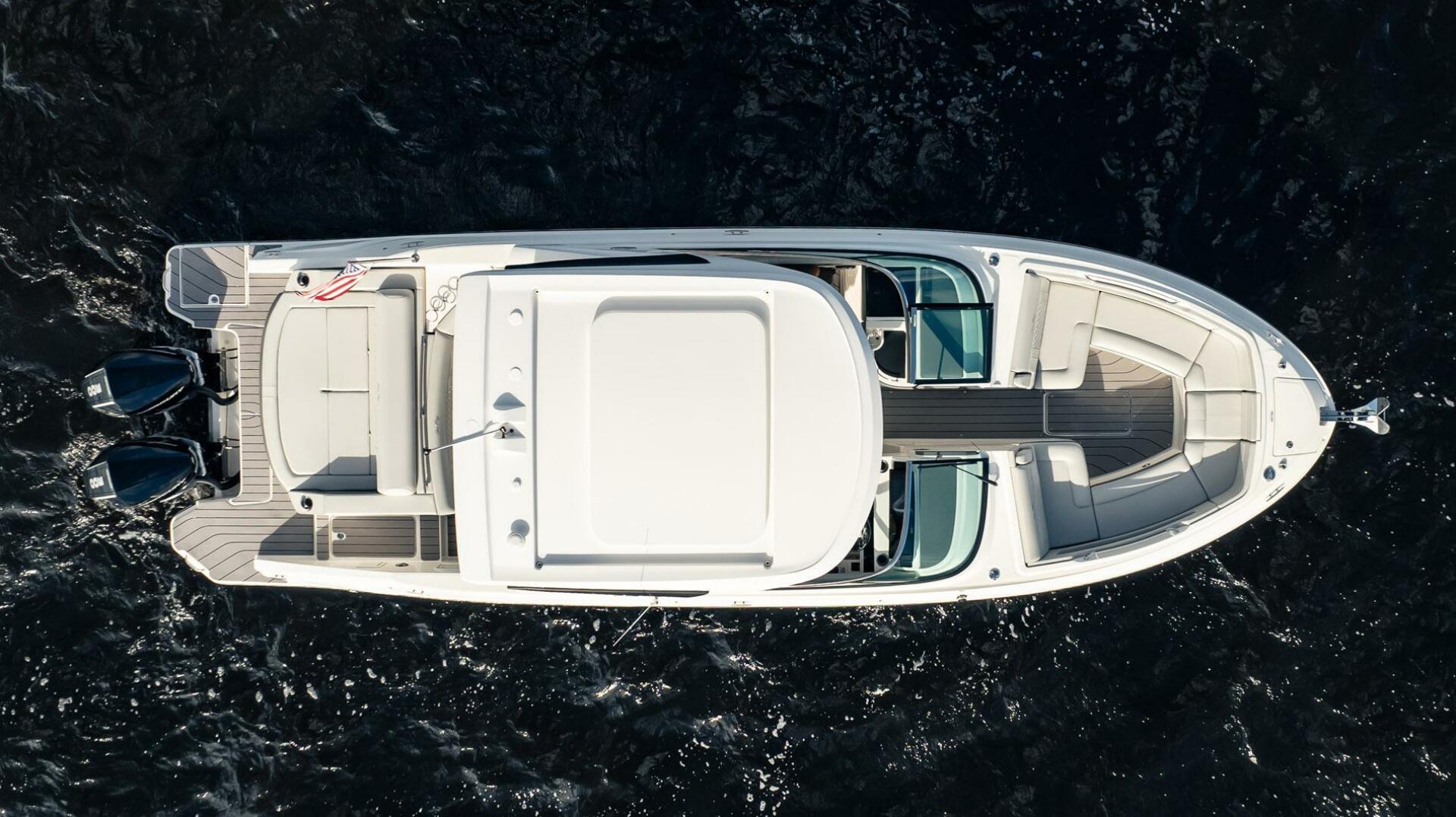 Slide: The Image of Sea Ray SLX 310 OB 2022 - 5257316