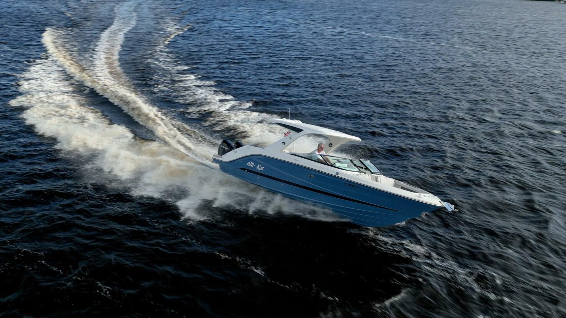 Slide: The Image of Sea Ray SLX 310 OB 2022 - 5257318