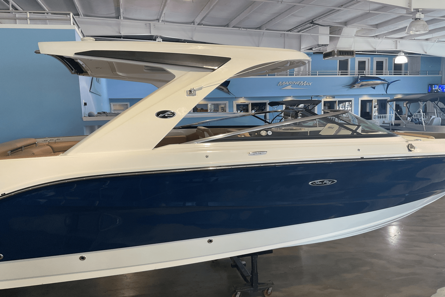 Slide: The Image of Sea Ray SLX 310 Ouboard 2026 - 1