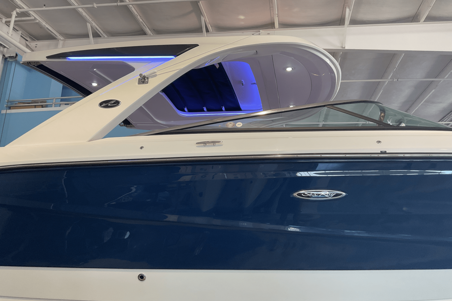 Slide: The Image of Sea Ray SLX 310 Ouboard 2026 - 2