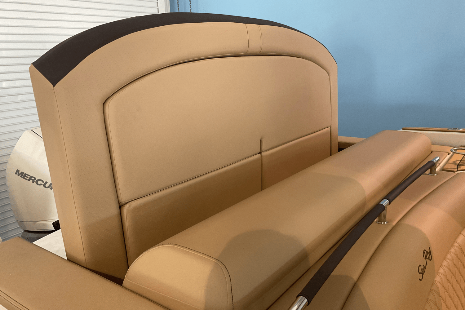 Slide: The Image of Sea Ray SLX 310 Ouboard 2026 - 29