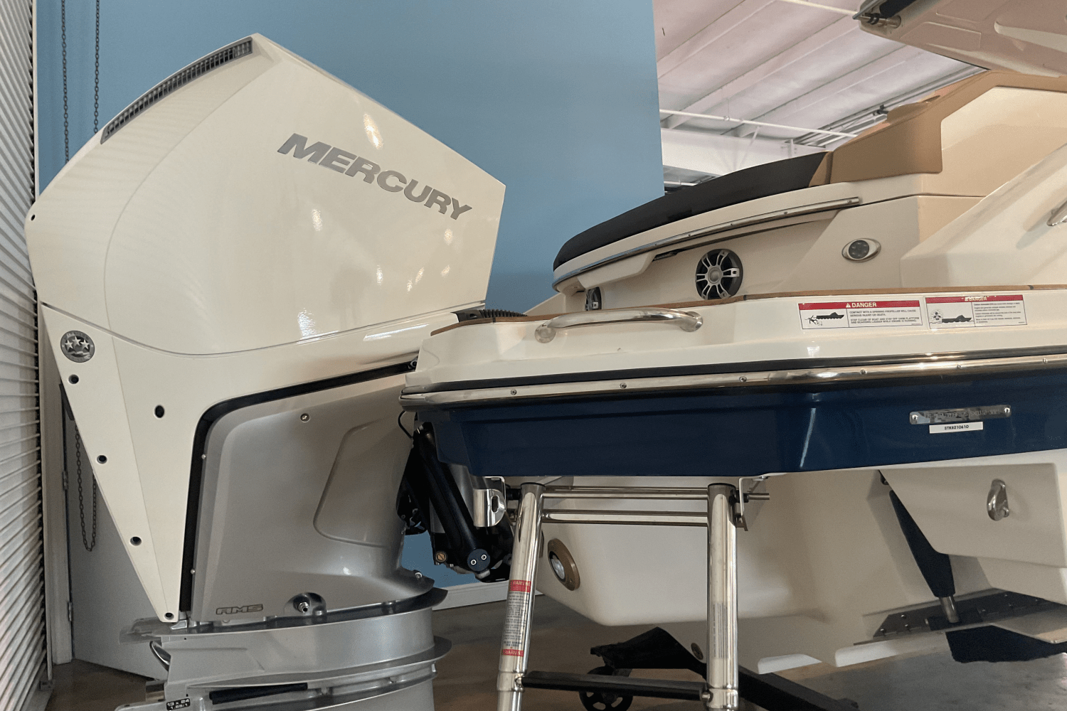 Slide: The Image of Sea Ray SLX 310 Ouboard 2026 - 4