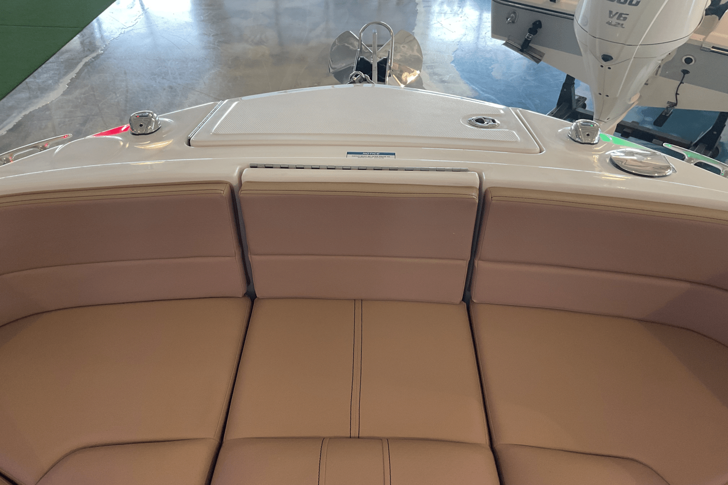 Slide: The Image of Sea Ray SLX 310 Ouboard 2026 - 41