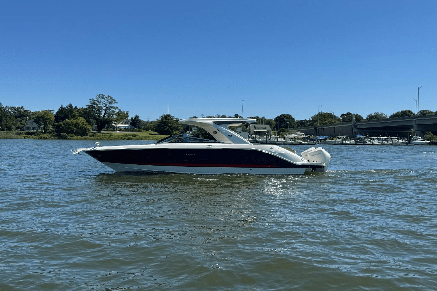 Slide: The Image of Sea Ray SLX 310 Outboard 2023 - 0