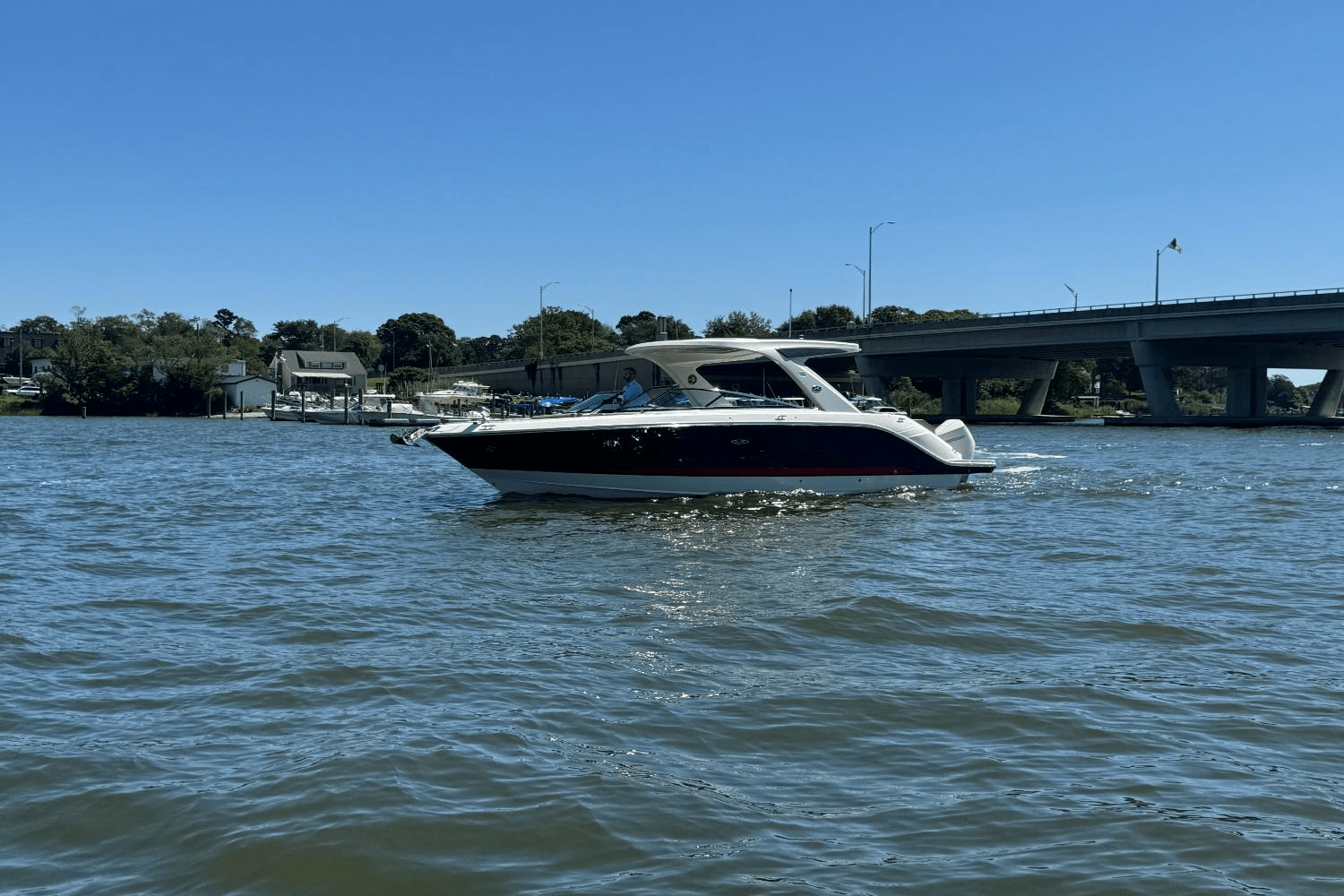 Slide: The Image of Sea Ray SLX 310 Outboard 2023 - 10