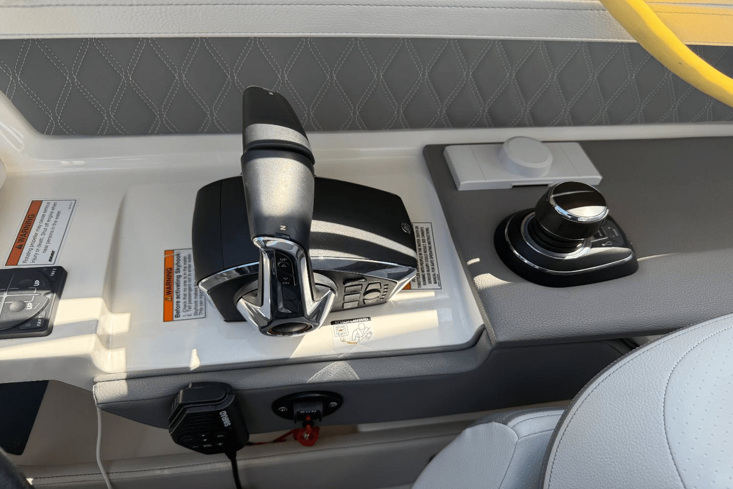 Slide: The Image of Sea Ray SLX 310 Outboard 2023 - 11