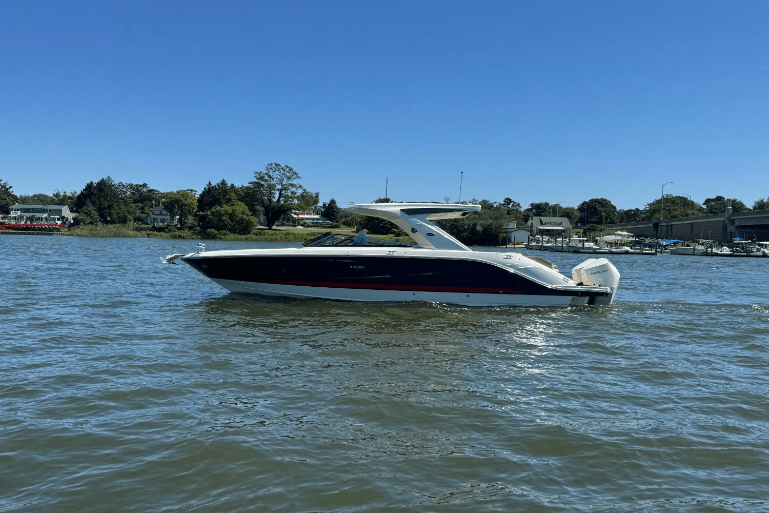 Slide: The Image of Sea Ray SLX 310 Outboard 2023 - 12