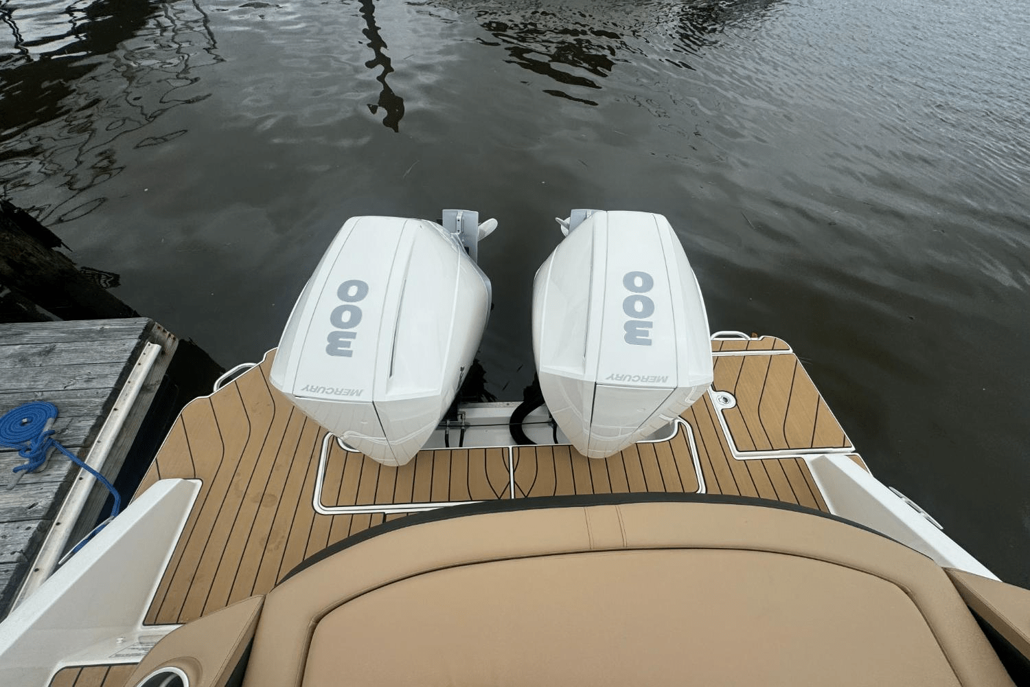 Slide: The Image of Sea Ray SLX 310 Outboard 2023 - 14