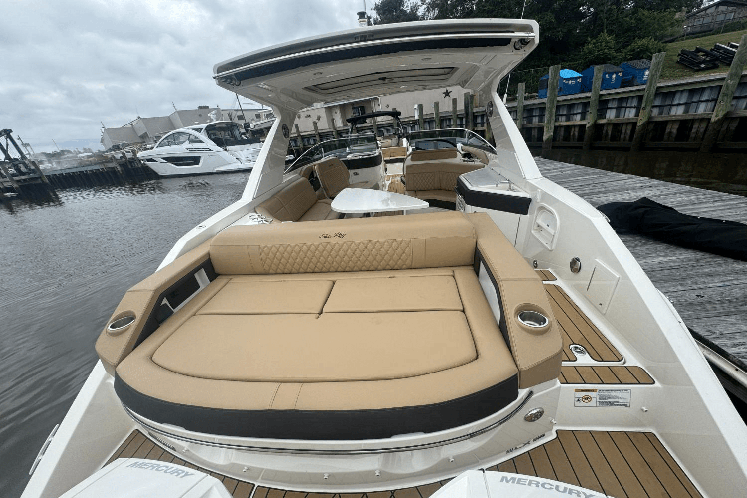 Slide: The Image of Sea Ray SLX 310 Outboard 2023 - 16