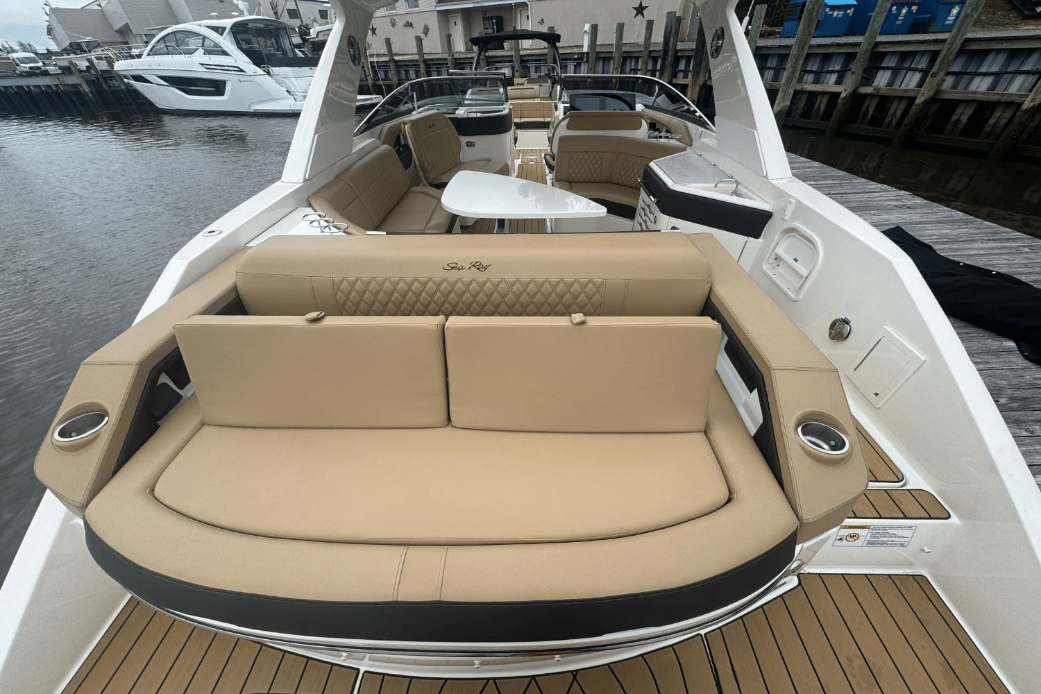 Slide: The Image of Sea Ray SLX 310 Outboard 2023 - 18