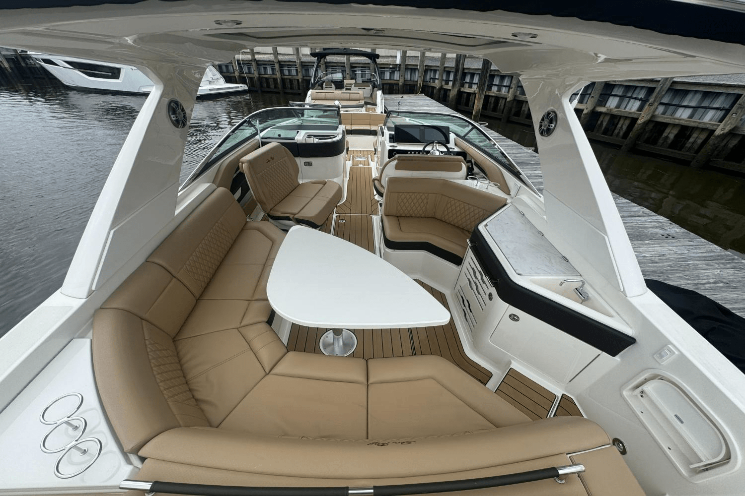 Slide: The Image of Sea Ray SLX 310 Outboard 2023 - 19