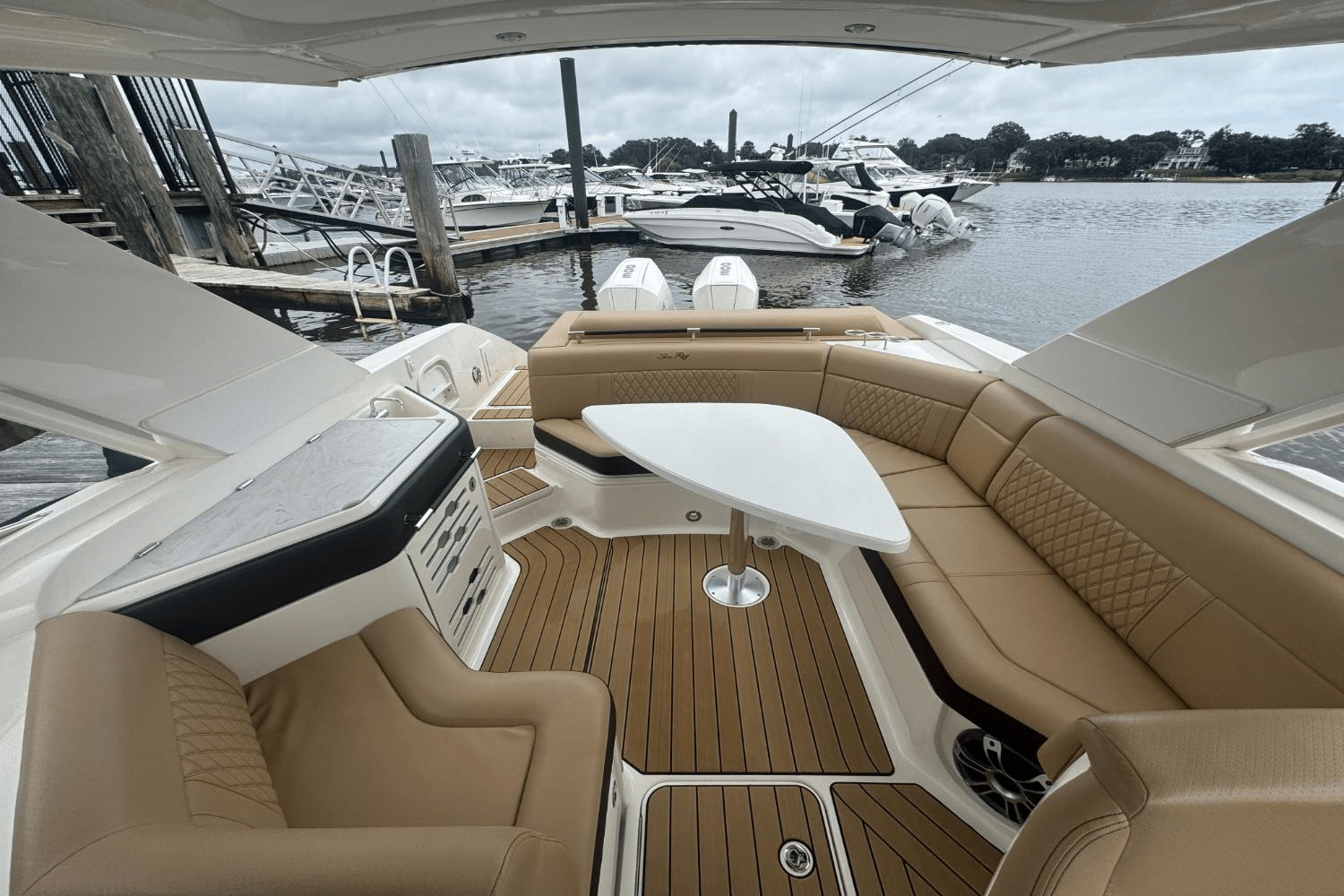 Slide: The Image of Sea Ray SLX 310 Outboard 2023 - 20