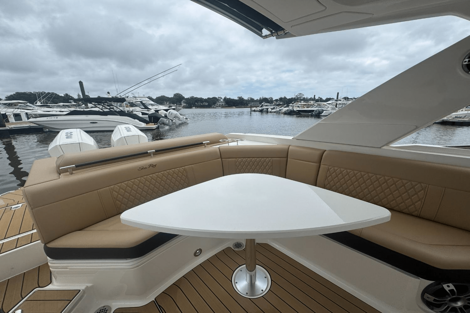 Slide: The Image of Sea Ray SLX 310 Outboard 2023 - 22