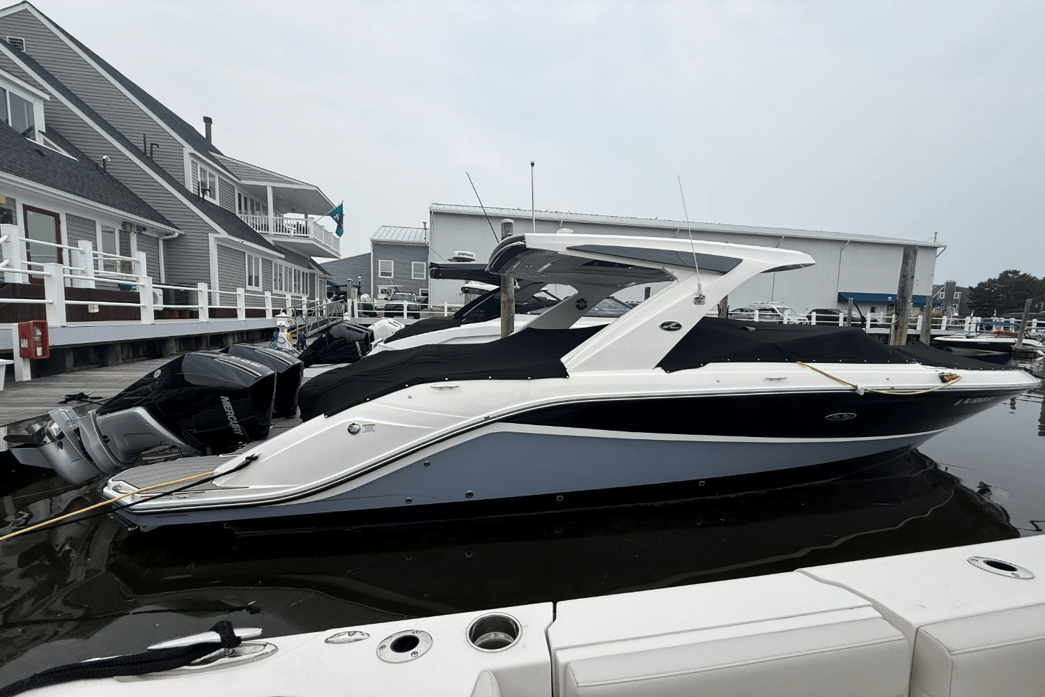 Slide: The Image of Sea Ray SLX 310 Outboard 2023 - 3
