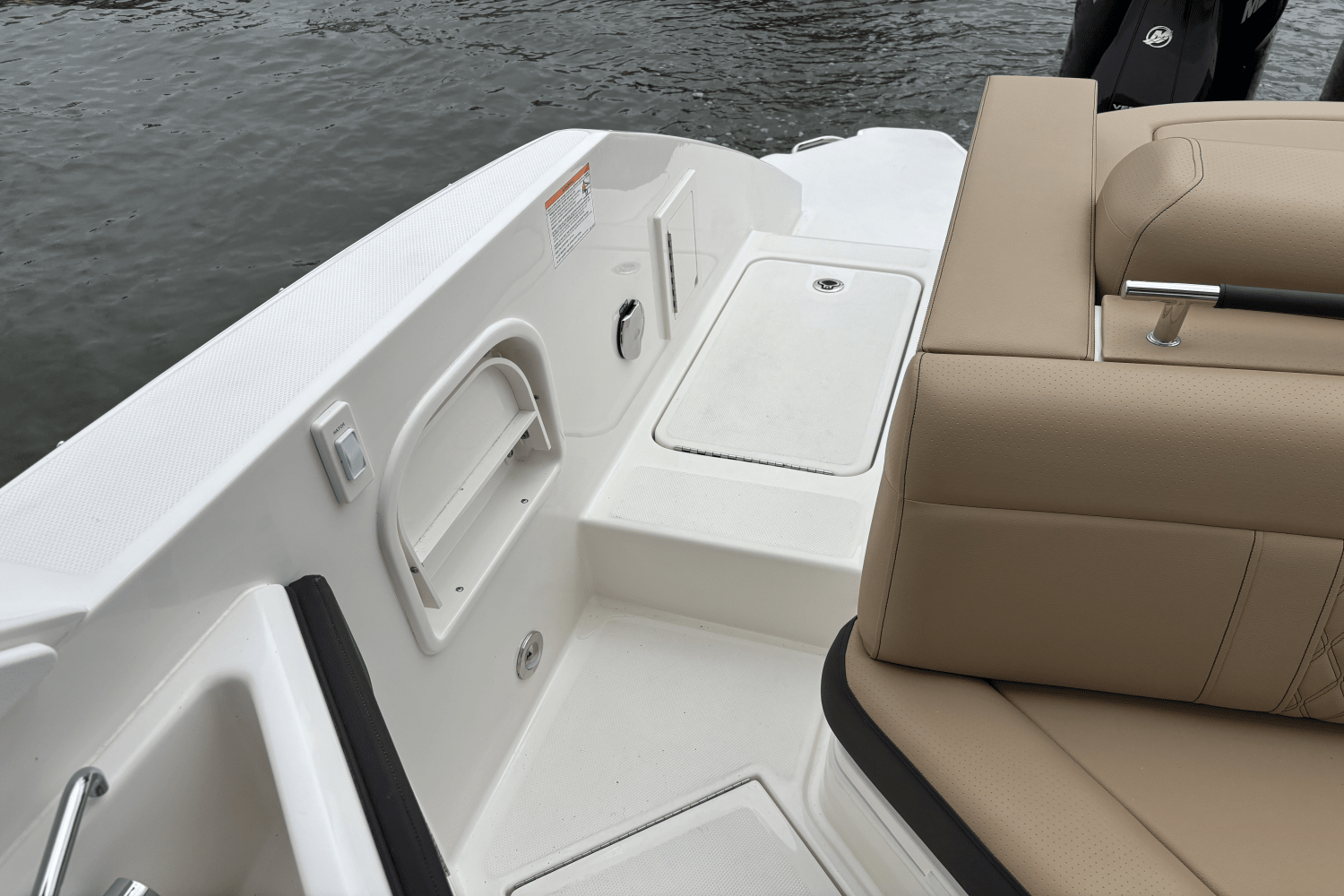 Slide: The Image of Sea Ray SLX 310 Outboard 2025 - 10