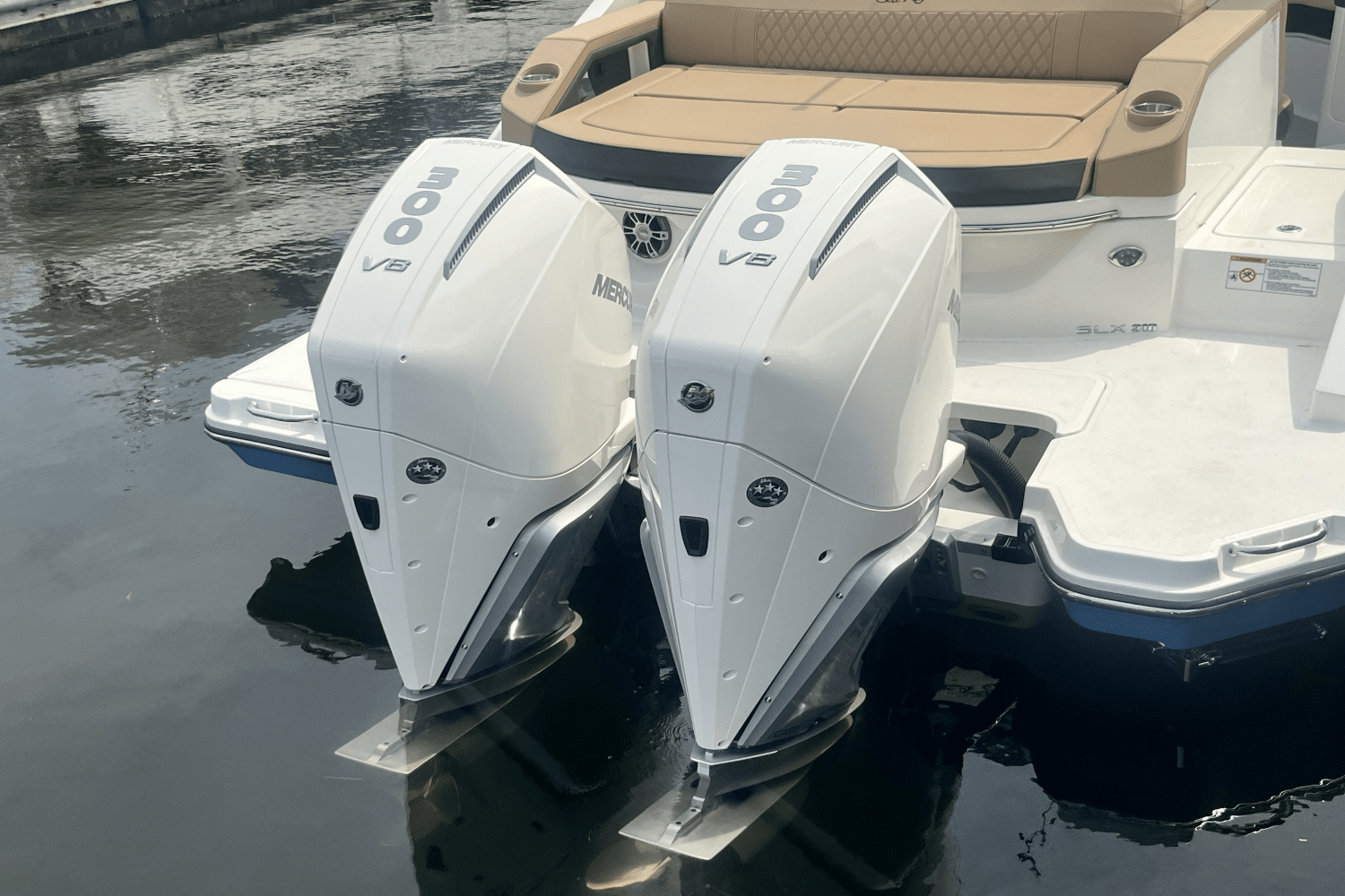 Slide: The Image of Sea Ray SLX 310 Outboard 2025 - 10
