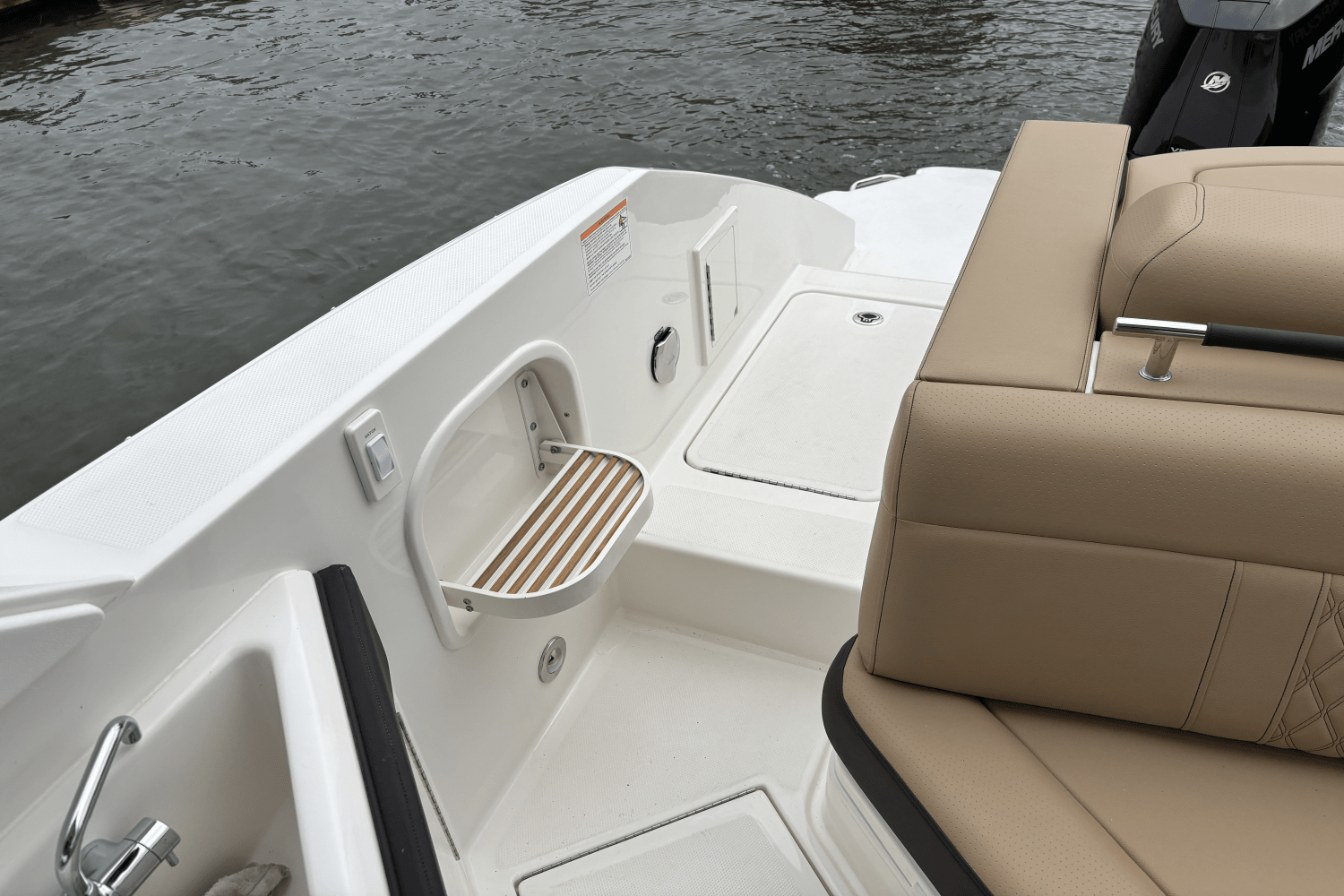 Slide: The Image of Sea Ray SLX 310 Outboard 2025 - 11