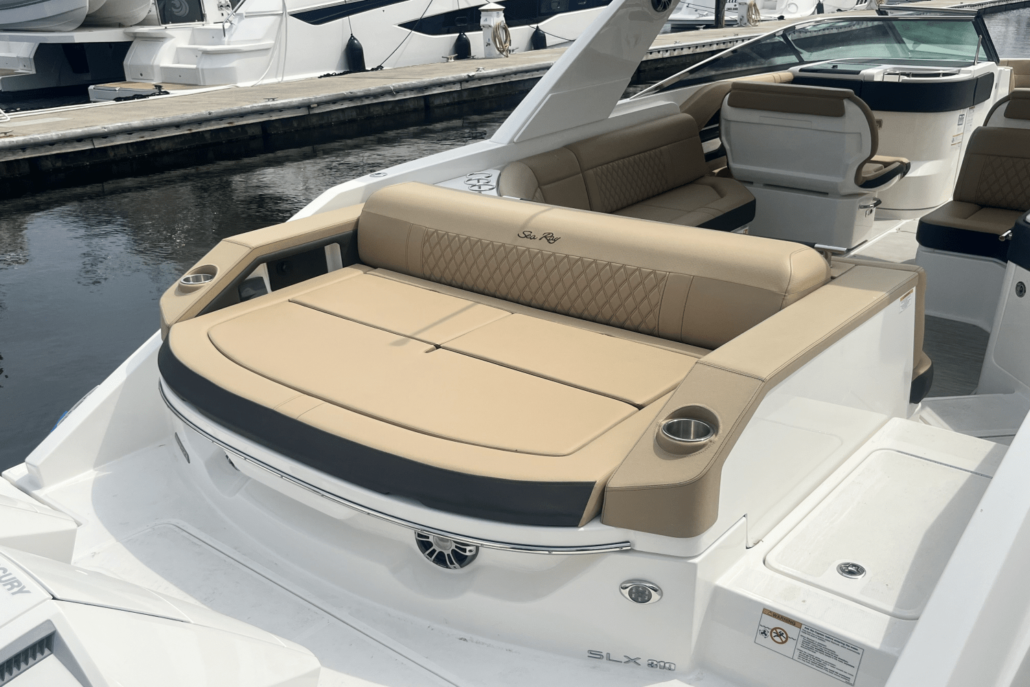 Slide: The Image of Sea Ray SLX 310 Outboard 2025 - 13