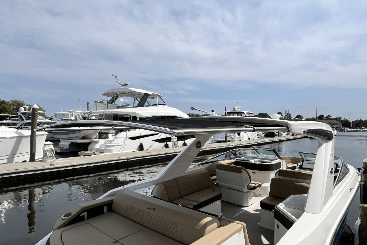 Slide: The Image of Sea Ray SLX 310 Outboard 2025 - 14