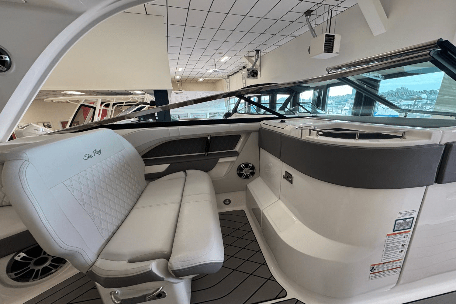 Slide: The Image of Sea Ray SLX 310 Outboard 2025 - 23