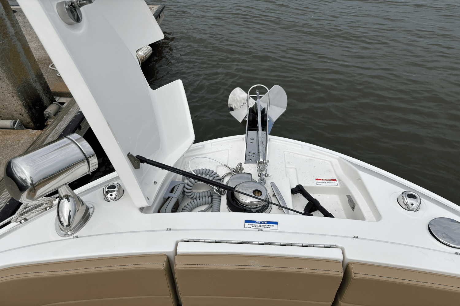 Slide: The Image of Sea Ray SLX 310 Outboard 2025 - 24