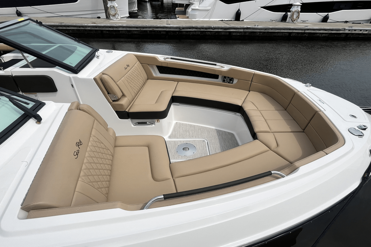 Slide: The Image of Sea Ray SLX 310 Outboard 2025 - 25