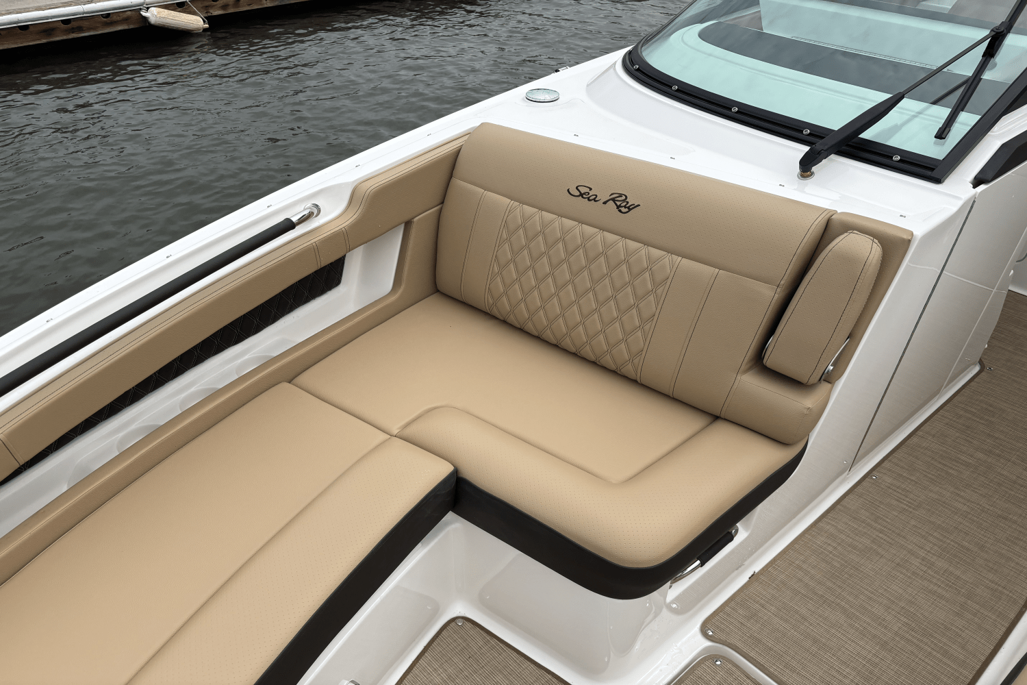 Slide: The Image of Sea Ray SLX 310 Outboard 2025 - 25