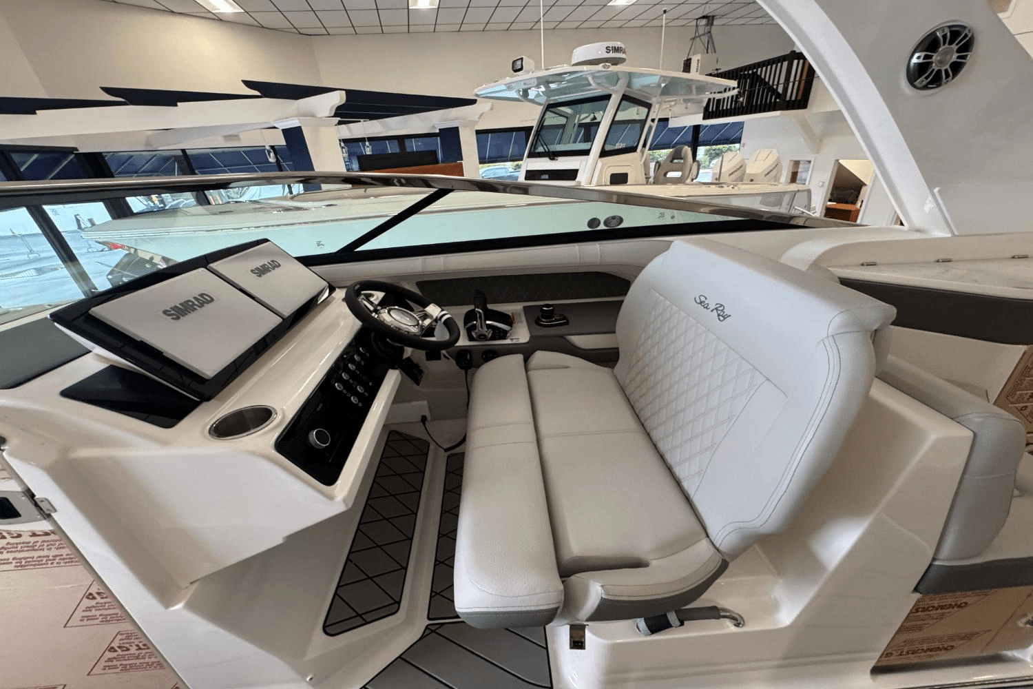 Slide: The Image of Sea Ray SLX 310 Outboard 2025 - 28