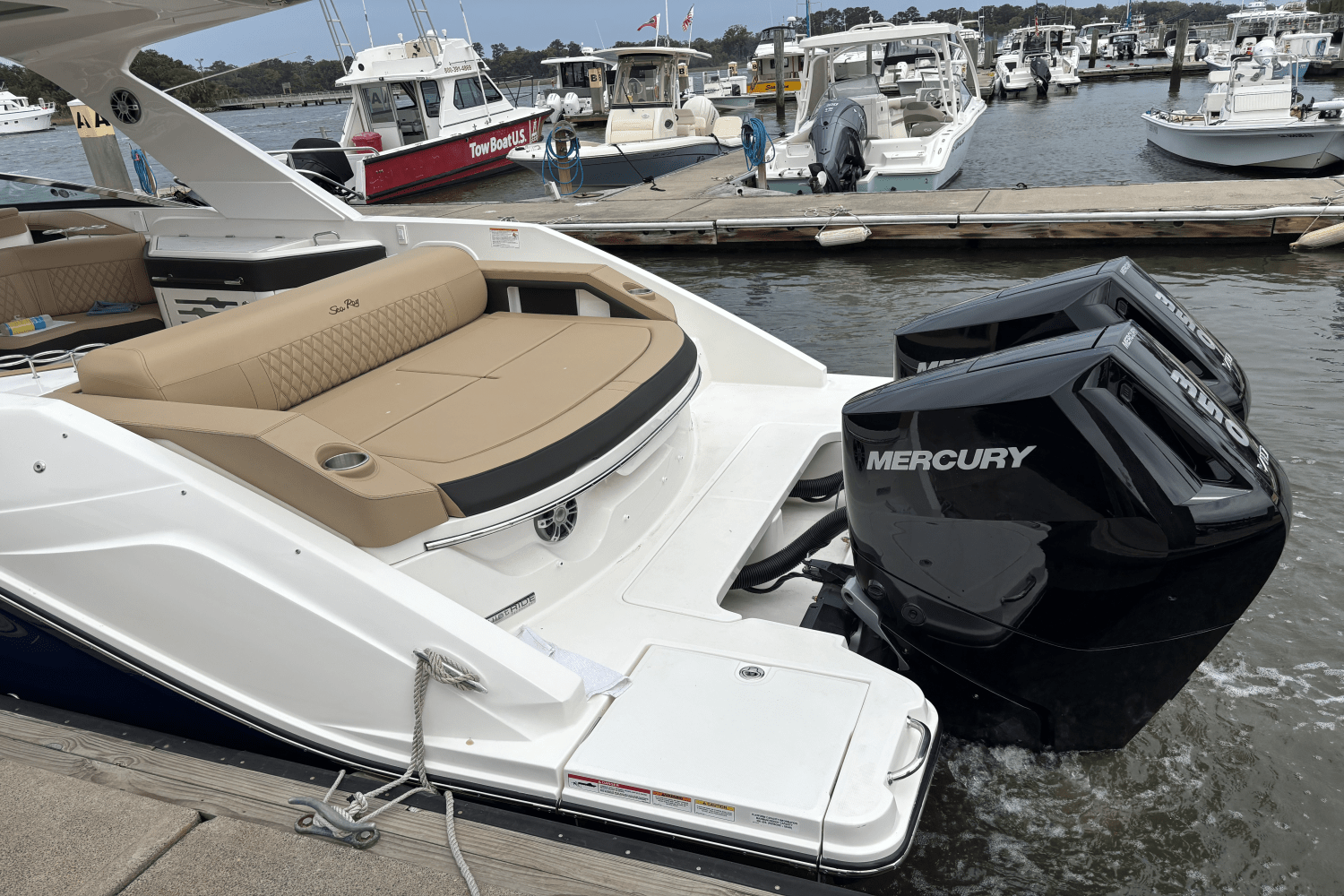 Slide: The Image of Sea Ray SLX 310 Outboard 2025 - 5