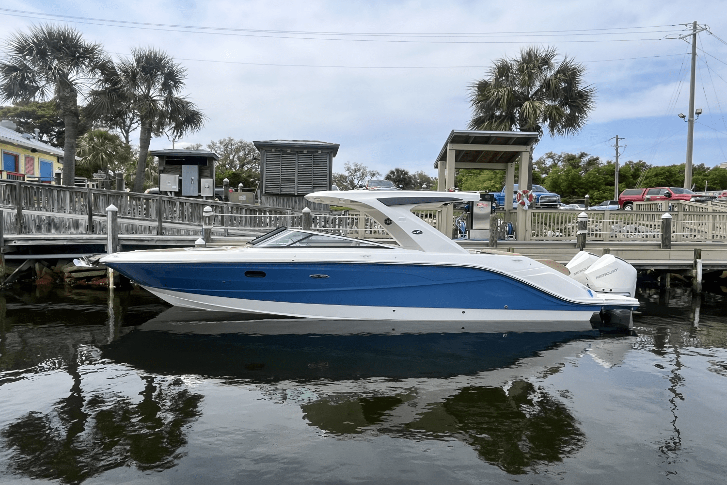 Slide: The Image of Sea Ray SLX 310 Outboard 2025 - 8