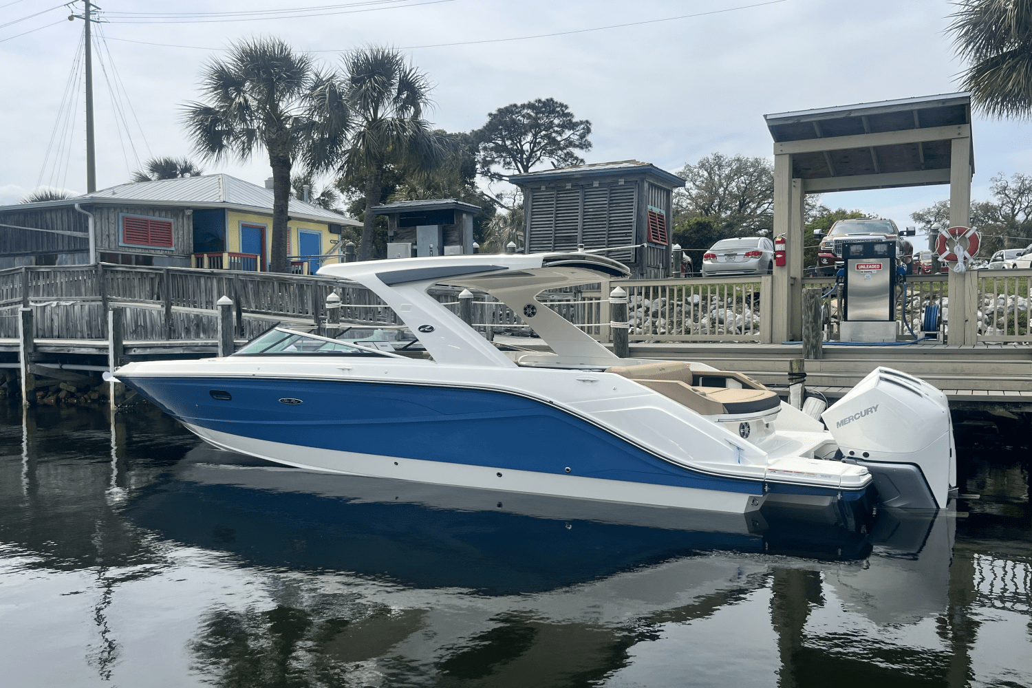 Slide: The Image of Sea Ray SLX 310 Outboard 2025 - 9