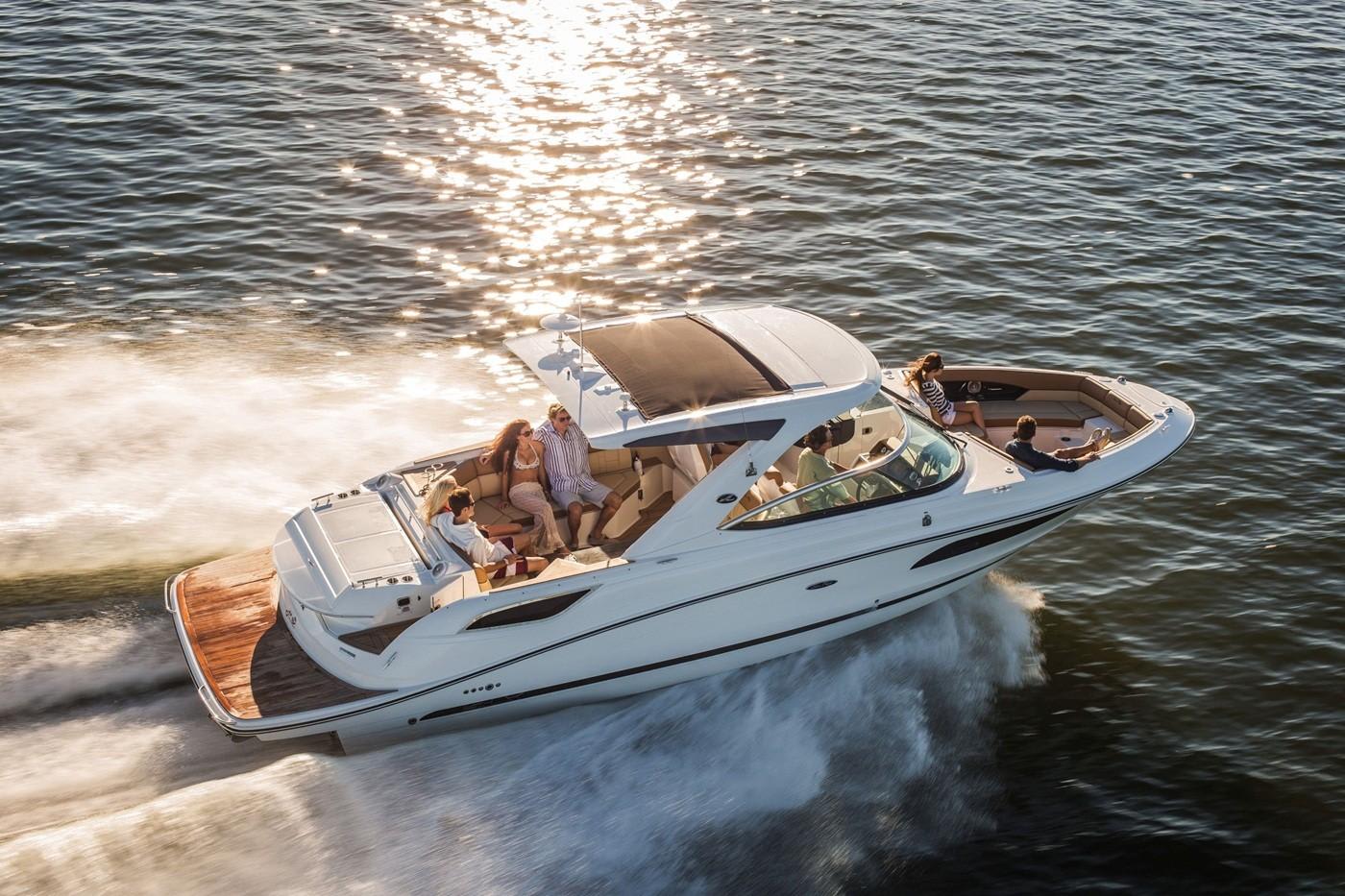 Slide: The Image of Sea Ray SLX 350 2023 - 2
