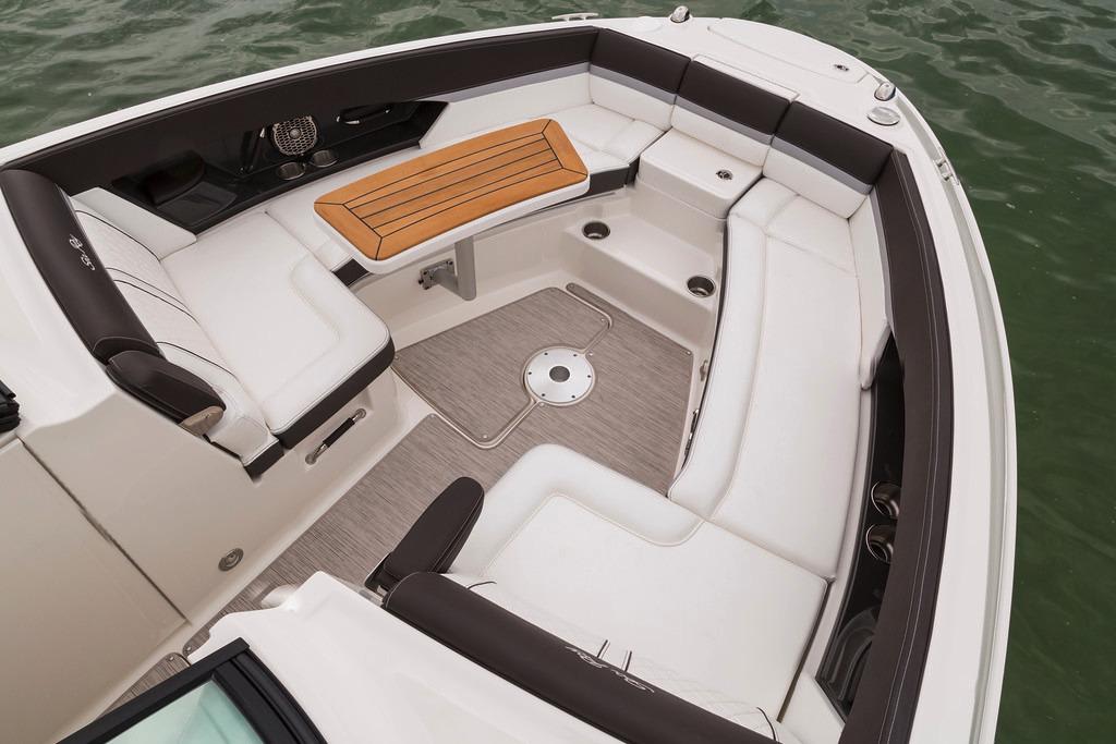 Slide: The Image of Sea Ray SLX 350 2023 - 3