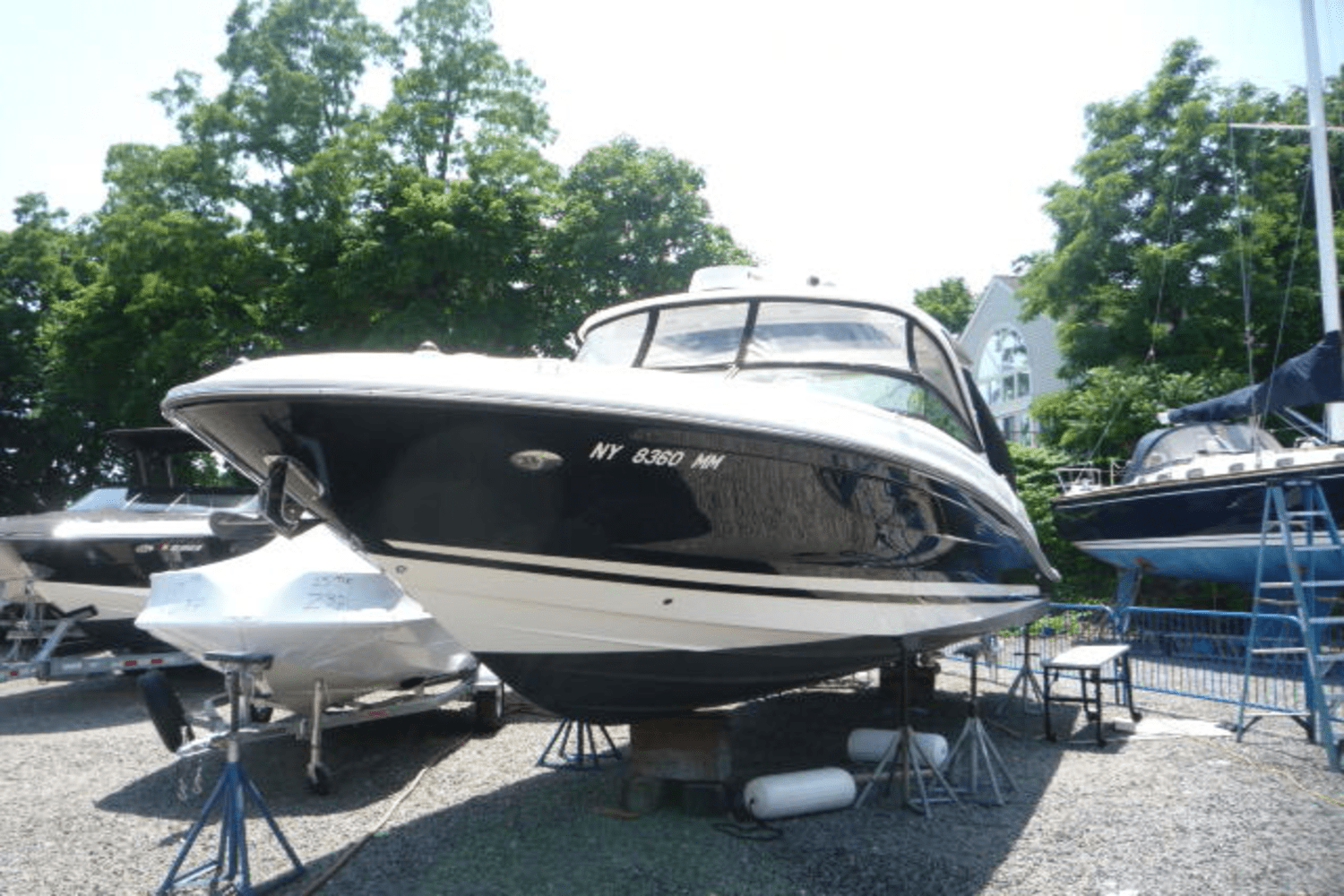 Slide: The Image of Sea Ray SLX 350 Outboard 2017 - 2