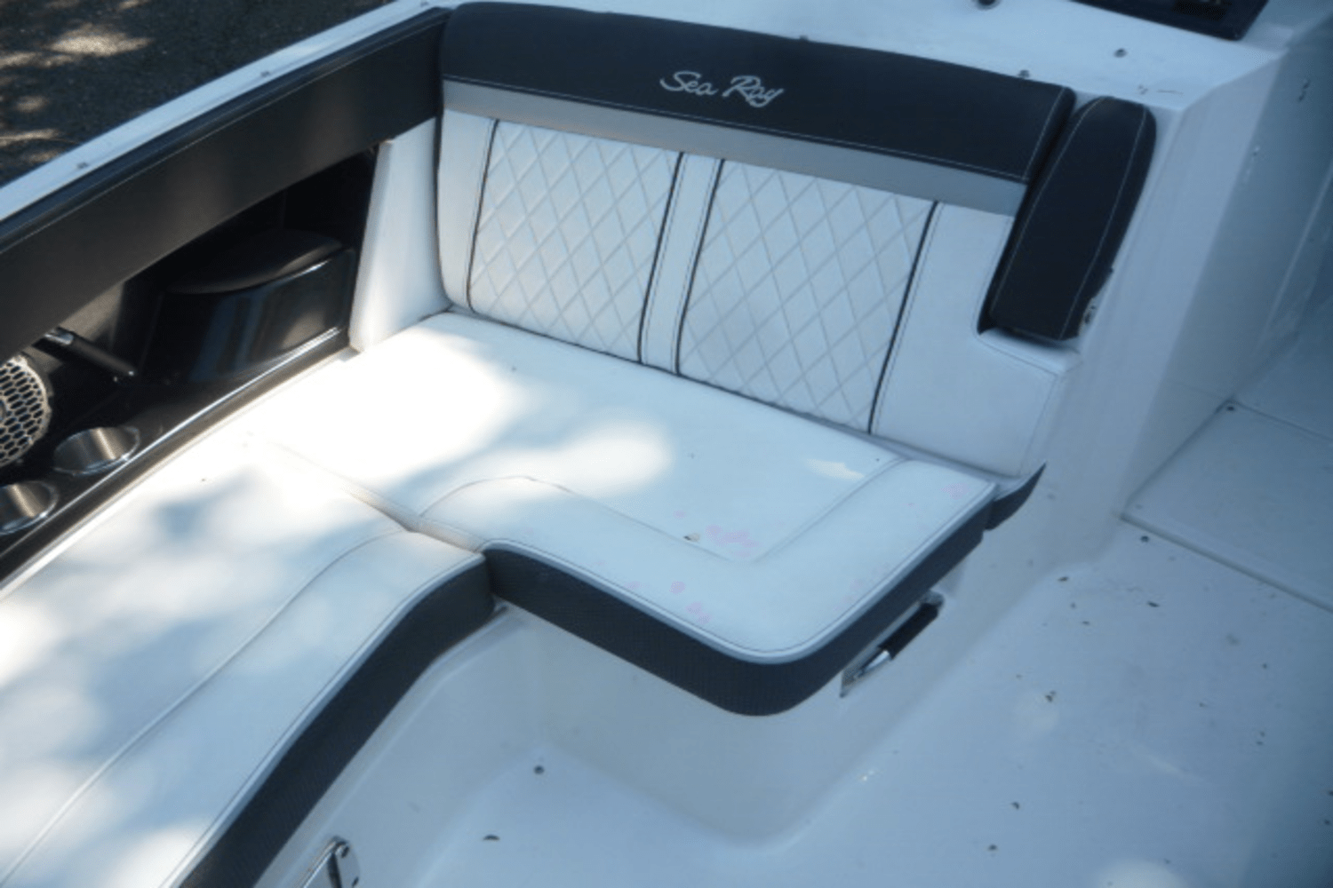 Slide: The Image of Sea Ray SLX 350 Outboard 2017 - 27