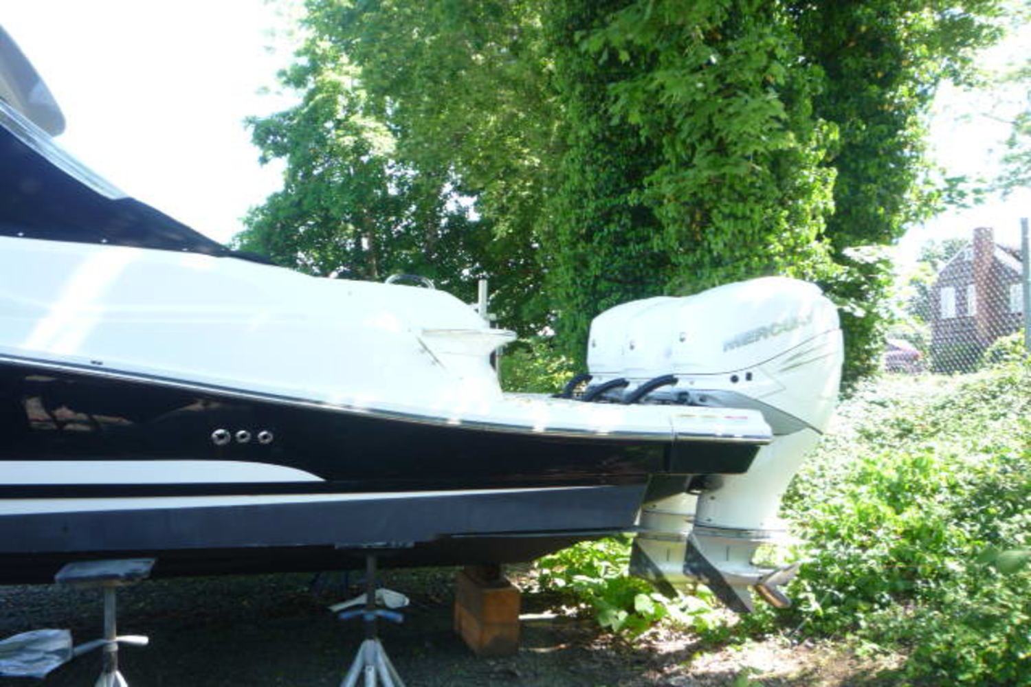 Slide: The Image of Sea Ray SLX 350 Outboard 2017 - 3