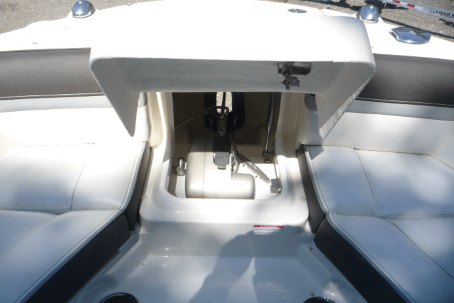 Slide: The Image of Sea Ray SLX 350 Outboard 2017 - 30