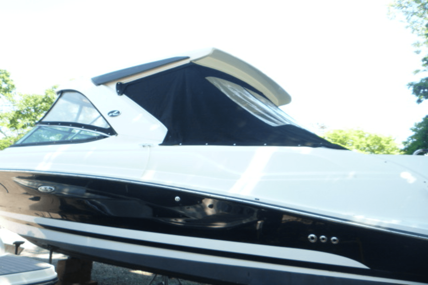 Slide: The Image of Sea Ray SLX 350 Outboard 2017 - 4