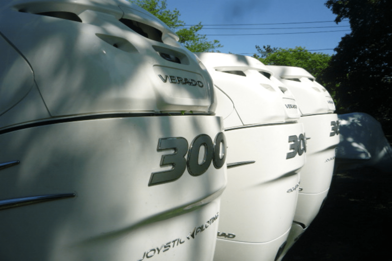Slide: The Image of Sea Ray SLX 350 Outboard 2017 - 43