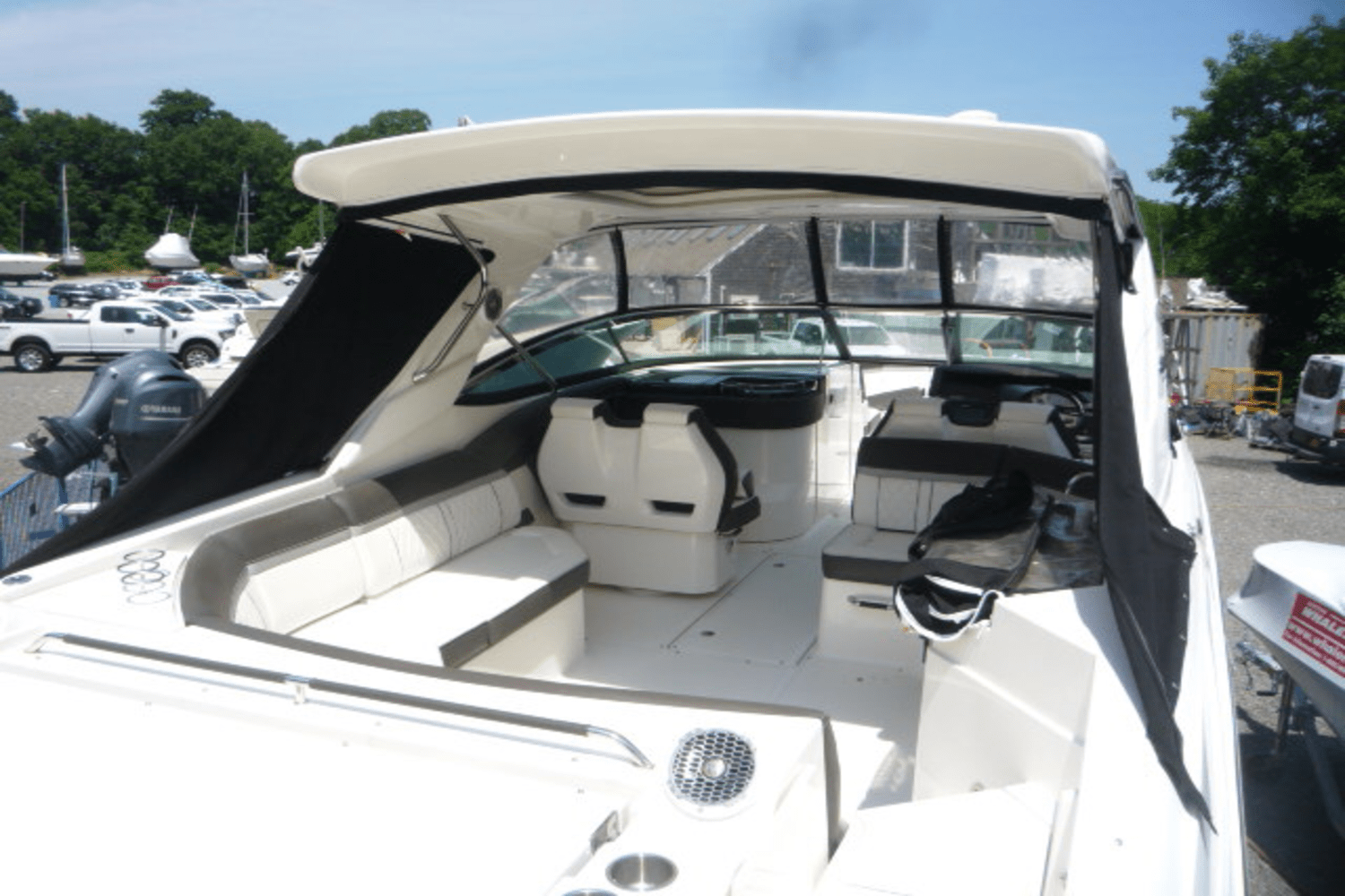 Slide: The Image of Sea Ray SLX 350 Outboard 2017 - 6
