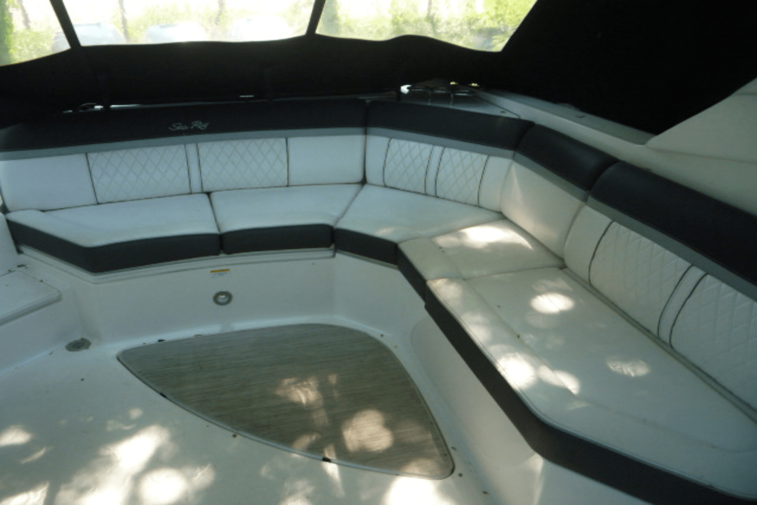 Slide: The Image of Sea Ray SLX 350 Outboard 2017 - 9