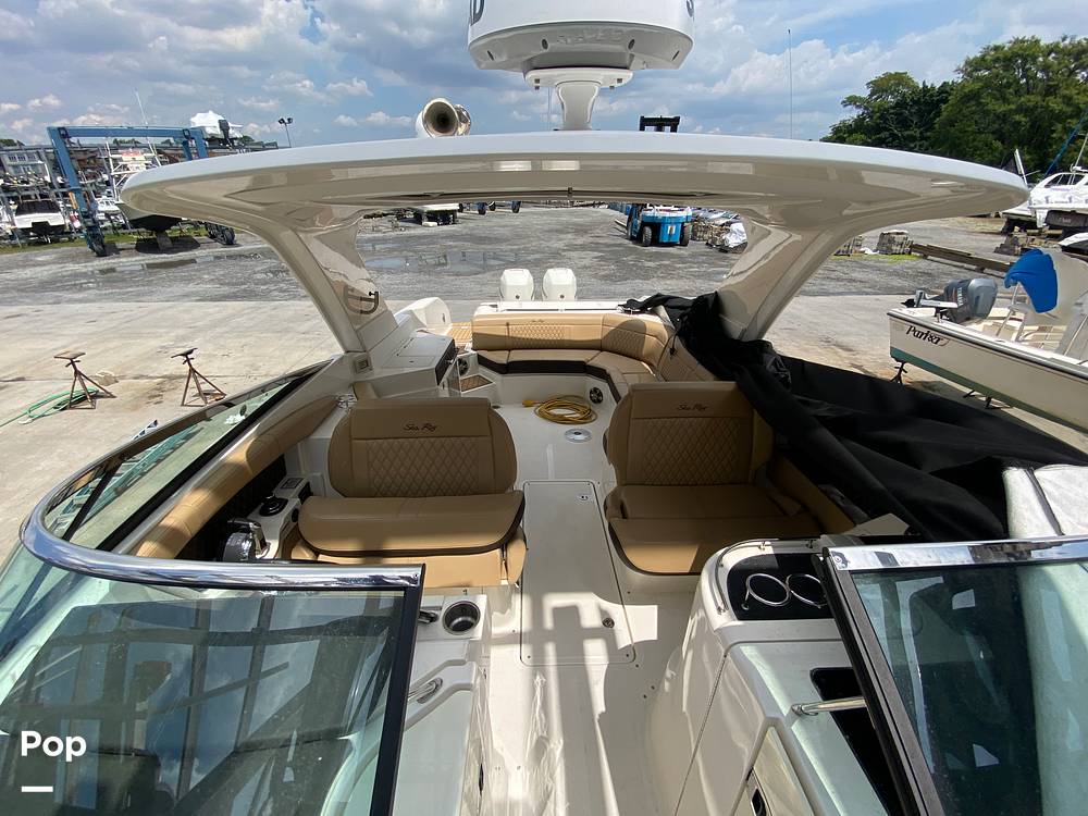 Slide: The Image of Sea Ray SLX 350 Outboard 2020 - 14580439