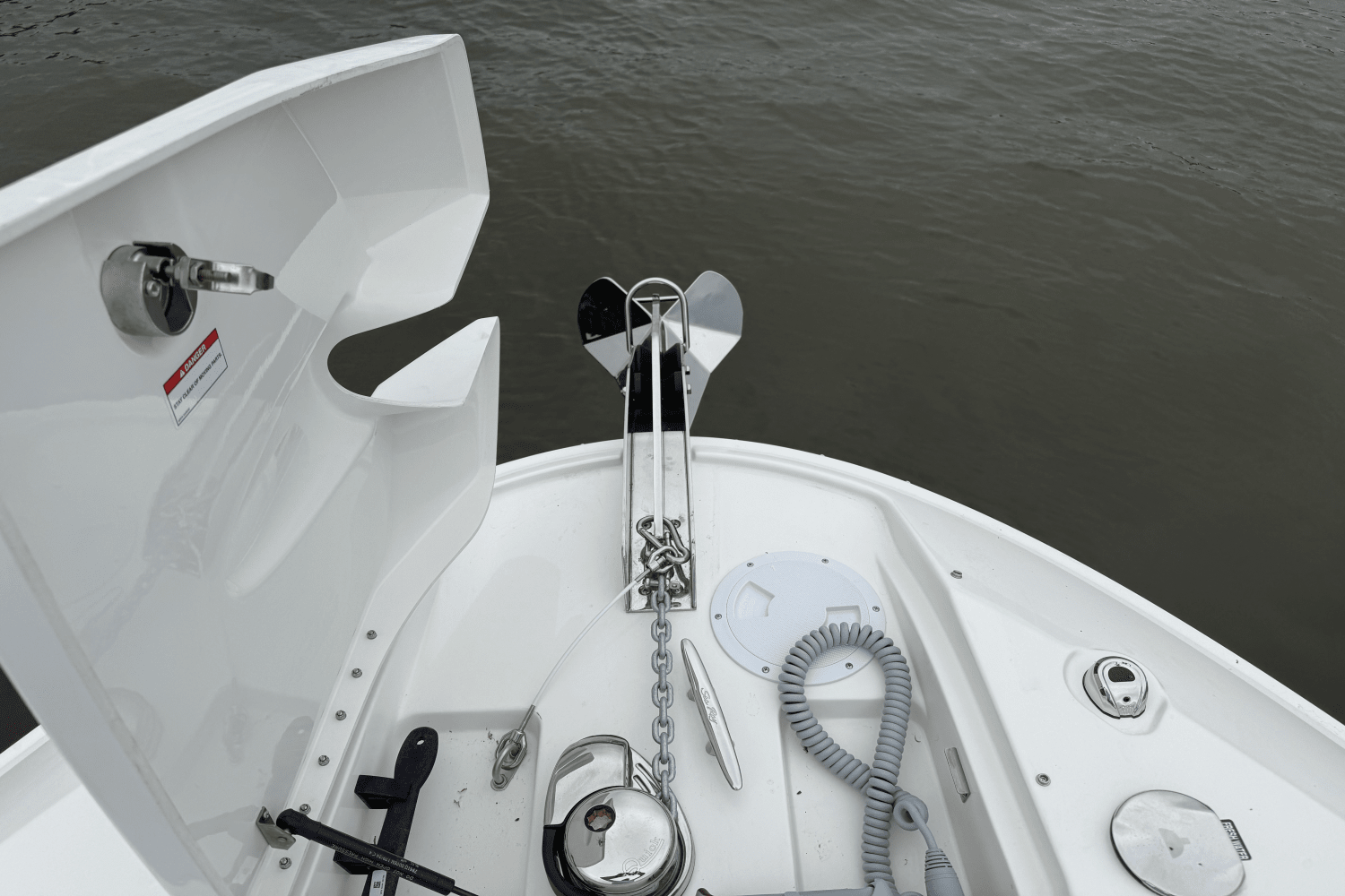 Slide: The Image of Sea Ray SLX 350 Outboard 2025 - 21