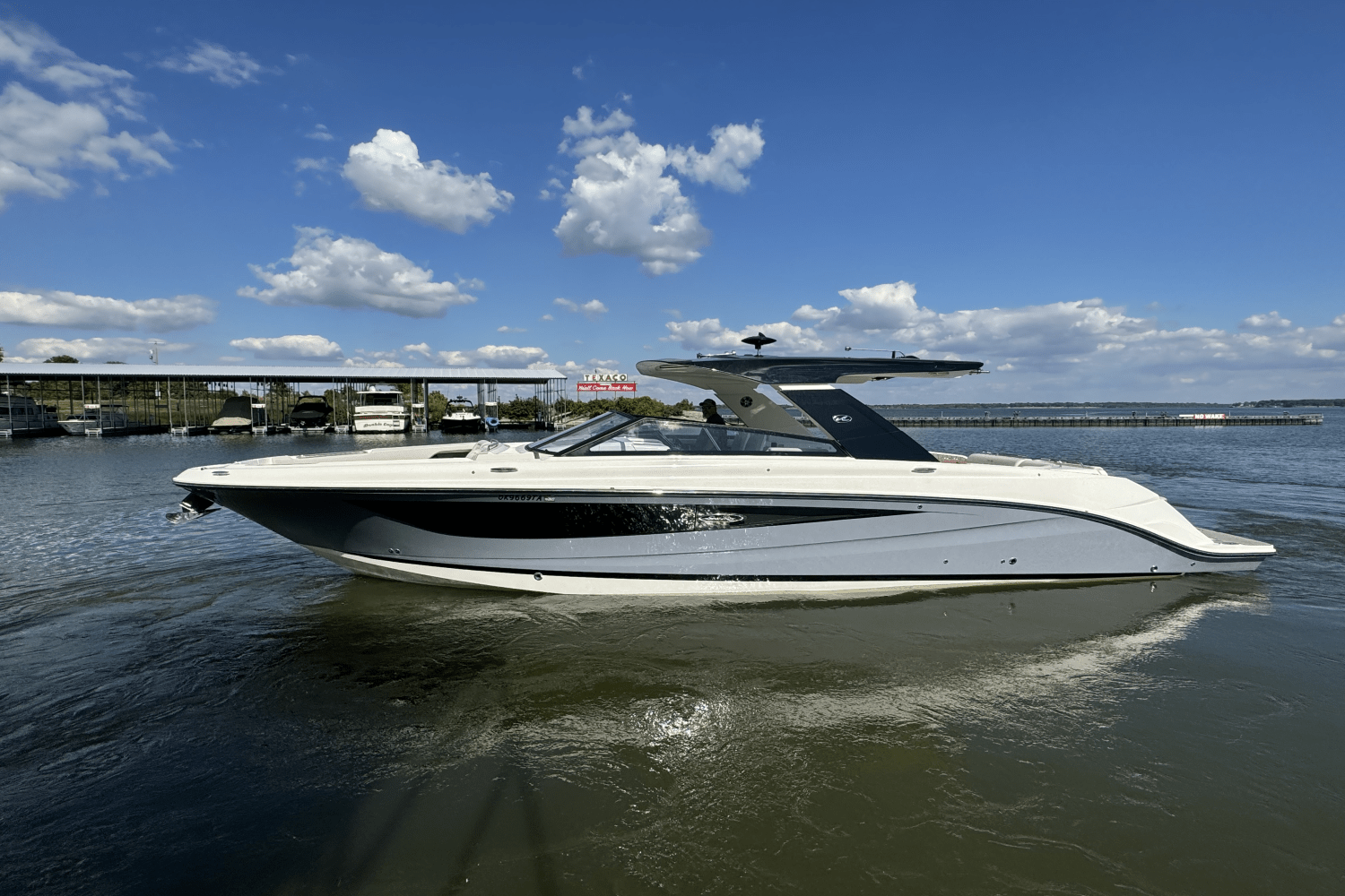 Slide: The Image of Sea Ray SLX 400 2022 - 4