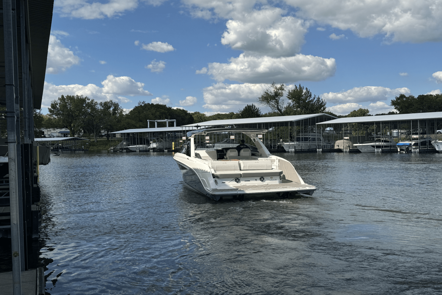 Slide: The Image of Sea Ray SLX 400 2022 - 5