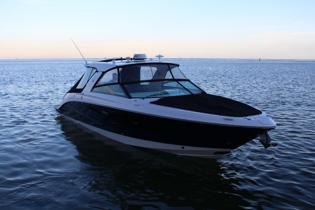 Slide: The Image of Sea Ray SLX 400 2025 - 1